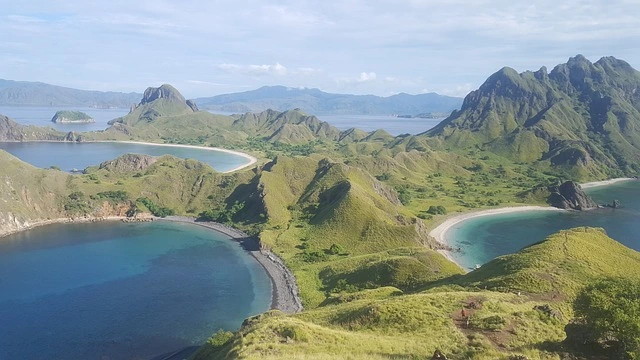 komodo national park padar island