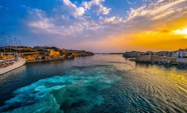 eu countries to visit: Harbor in Malta